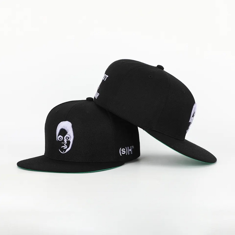 Tùy chỉnh 6 bảng điều khiển màu đen đóng lại Flex Fit Gorras Cap được trang bị mũ 3D Logo Thêu logo màu xanh lá cây Hip Hop Snapback Cap